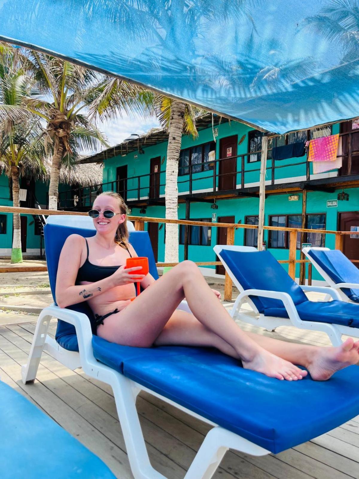 Wild Rover Beach Mancora Exterior photo